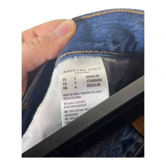 2034. AMERICAN EAGLE 90s SLIM BOYFRIEND JEANS SIZE 6 DISTRESSED MEDIUM WASH - Picture 4 of 8
